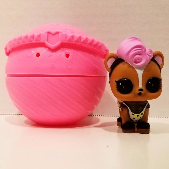 L.O.L. Surprise! Pets "Grunge Skunk" & Accessories, VGUC - Picture 7 of 13